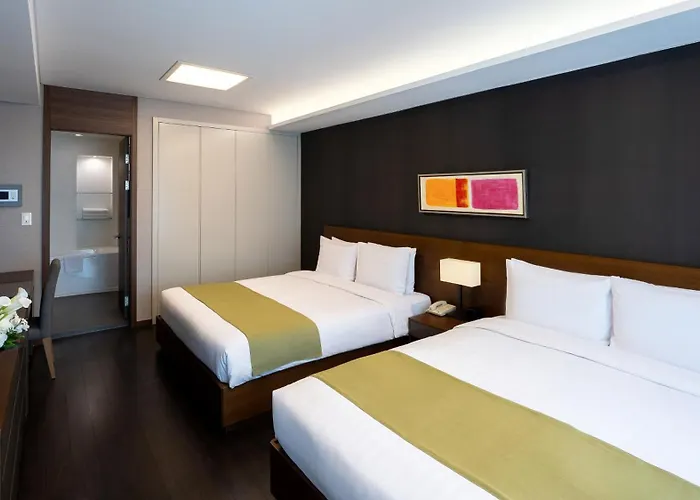 Fraser Place Hotel 4*