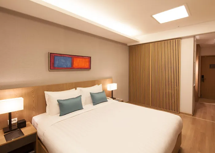Fraser Place 4*