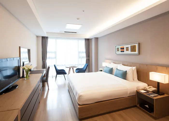 Fraser Place 4*