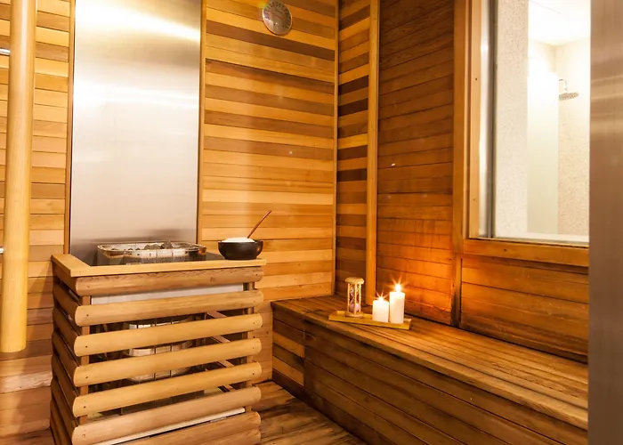 Fraser Place Hotel 4*