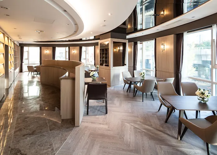 Fraser Place Hotel 4*