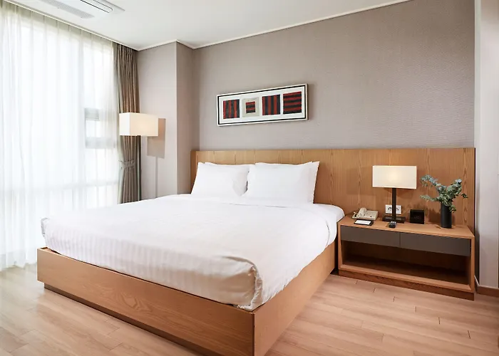 Fraser Place Hotel 4*