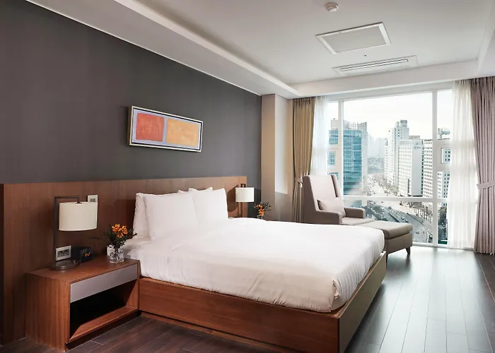 Fraser Place Hotel 4*