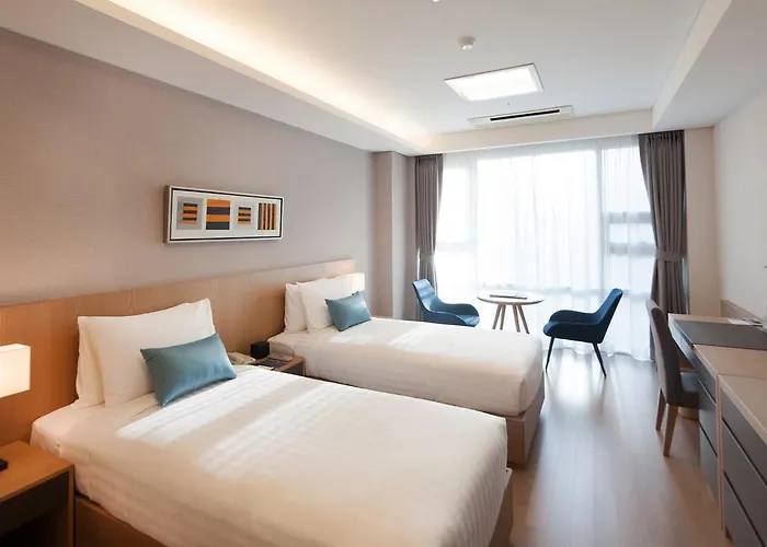Fraser Place Hotel 4*